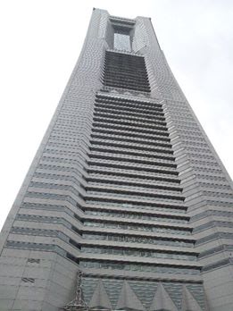 みなとみらい２１　さくらフェスタ　ランドマークタワー　登頂イベント。