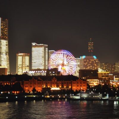 みなとみらい　クリスマスイブ　夜景　全館ライトアップ。