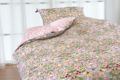 ロマンス小杉　掛け布団カバー　いちご泥棒