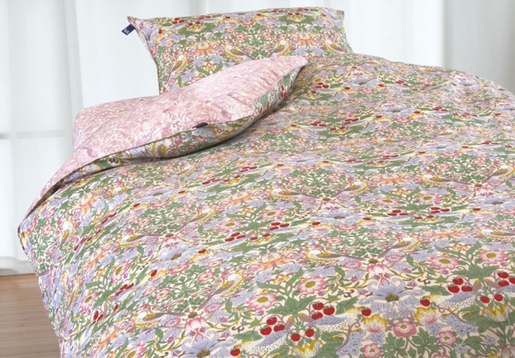 ロマンス小杉　掛け布団カバー　V＆A　いちご泥棒　5502