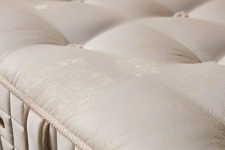 日本ベッド　マットレス　シルキークチュール