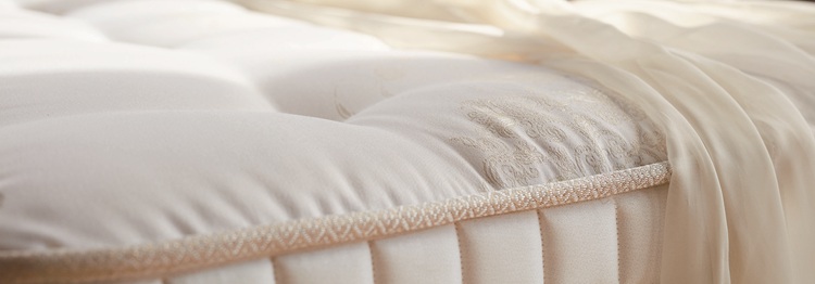 日本ベッド　マットレス　シルキークチュール