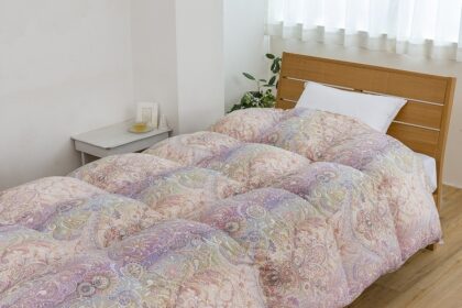 山甚物産　羽毛布団　スピカ