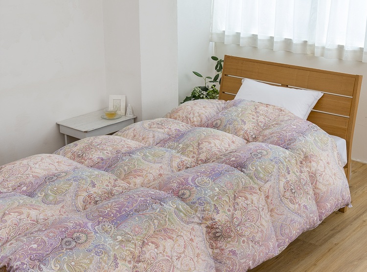 山甚物産　羽毛布団　スピカ