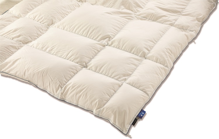 パラマウントベッド　羽毛布団　ダウンコンフォーター ハンガリー産ホワイトダック